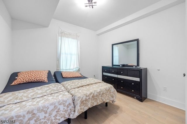 203 Queen Anne Rd, Bogota Boro, NJ 07603