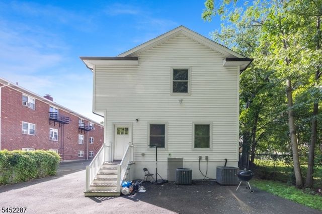203 Queen Anne Rd, Bogota Boro, NJ 07603
