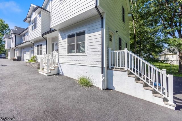 203 Queen Anne Rd, Bogota Boro, NJ 07603