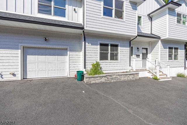 203 Queen Anne Rd, Bogota Boro, NJ 07603