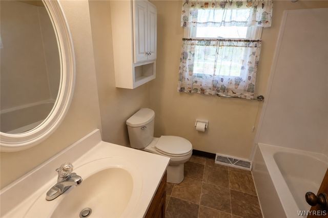 4382 Twilight Lane, Hamburg, NY 14075