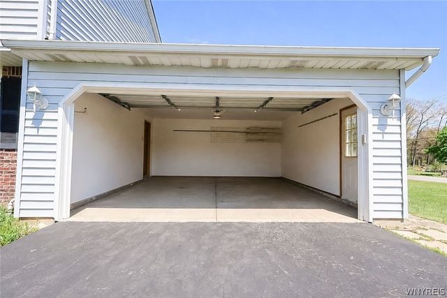 4382 Twilight Lane, Hamburg, NY 14075