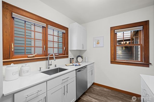 1417 Martin Luther King Jr Way, Seattle, WA 98122