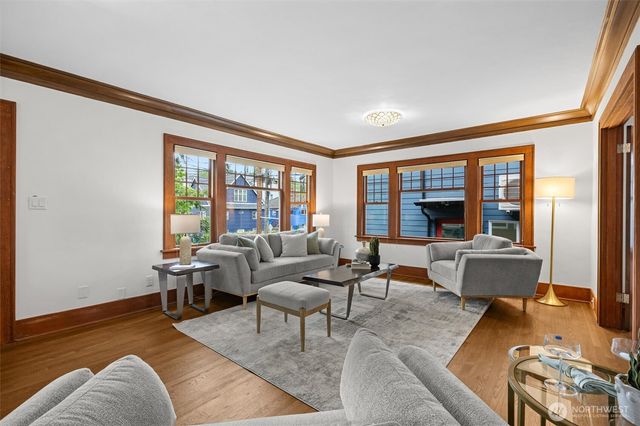 1417 Martin Luther King Jr Way, Seattle, WA 98122