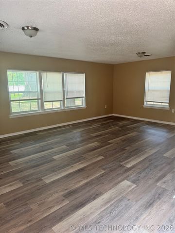 2623 E 55th Place, Tulsa, OK 74105