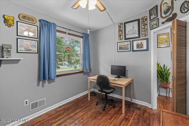 17 Chestnut Hill Drive, Toms River, NJ 08755