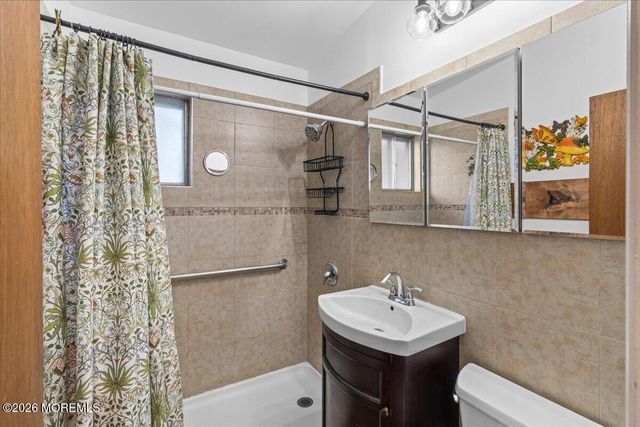 17 Chestnut Hill Drive, Toms River, NJ 08755