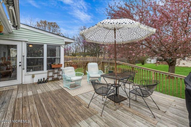 17 Chestnut Hill Drive, Toms River, NJ 08755