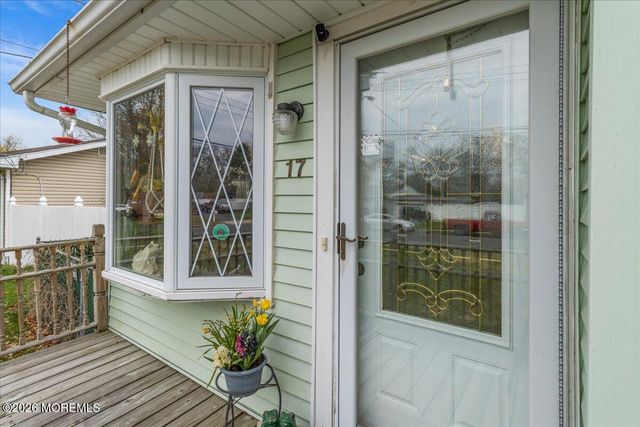 17 Chestnut Hill Drive, Toms River, NJ 08755