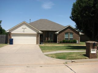 305 E Plantation Terrace, Mustang, OK 73064