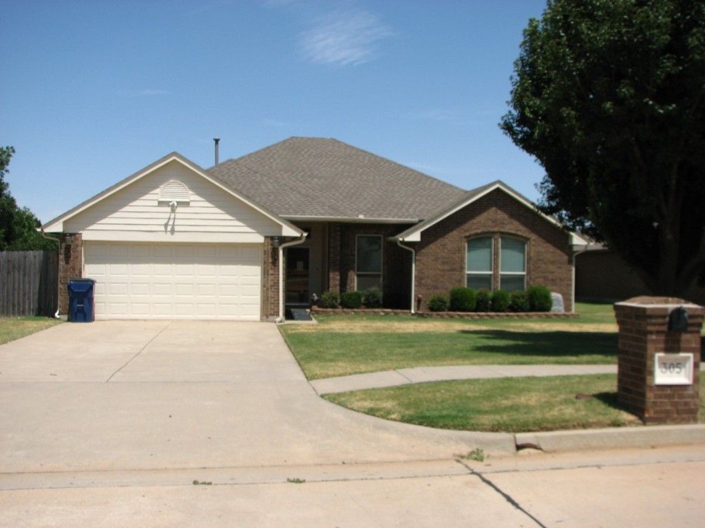 305 E Plantation Terrace, Mustang, OK 73064
