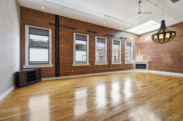 26 E Sixth Street, Cincinnati, OH 45202