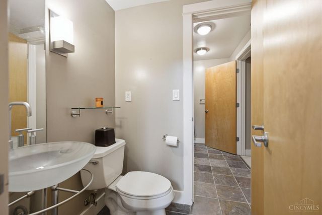 26 E Sixth Street, Cincinnati, OH 45202