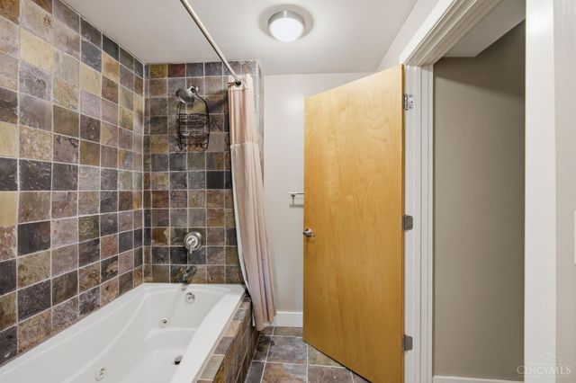 26 E Sixth Street, Cincinnati, OH 45202