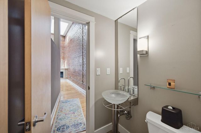 26 E Sixth Street, Cincinnati, OH 45202