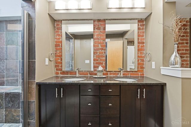 26 E Sixth Street, Cincinnati, OH 45202