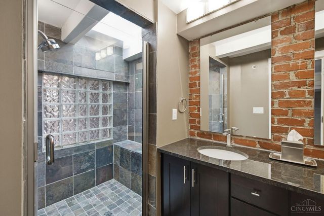 26 E Sixth Street, Cincinnati, OH 45202
