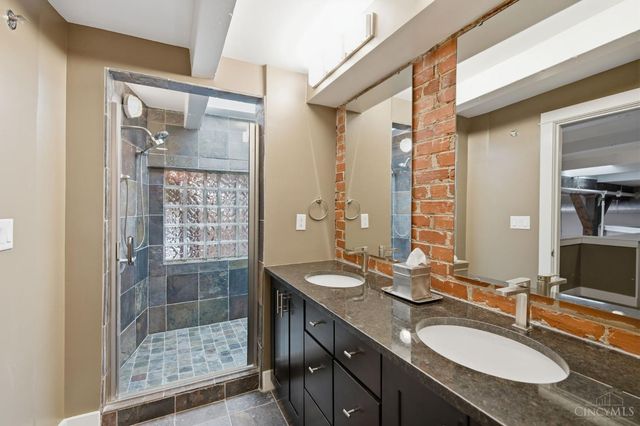 26 E Sixth Street, Cincinnati, OH 45202