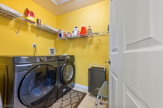 9 Mc Nish Way, West Caldwell Twp., NJ 07006