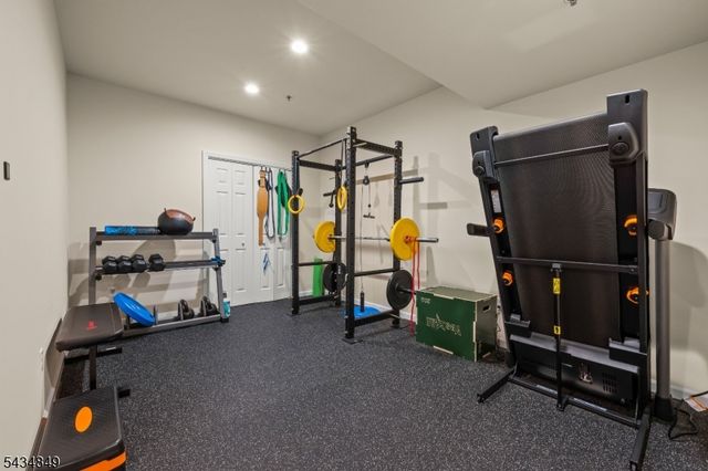 9 Mc Nish Way, West Caldwell Twp., NJ 07006