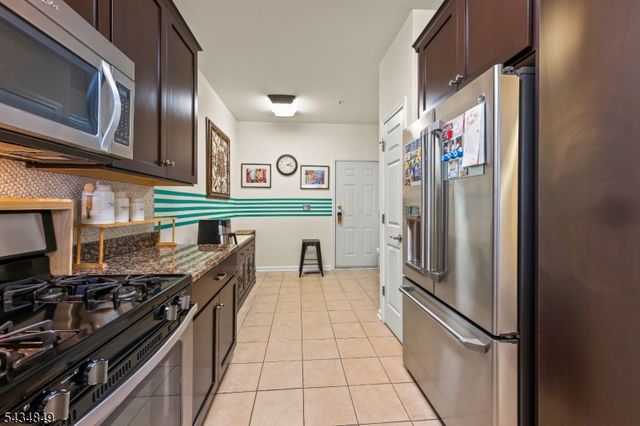 9 Mc Nish Way, West Caldwell Twp., NJ 07006