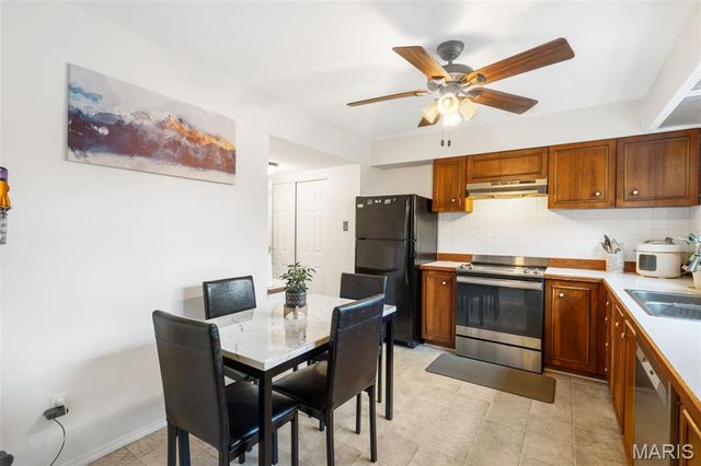 11721 Casa Grande Drive, St Louis, MO 63146