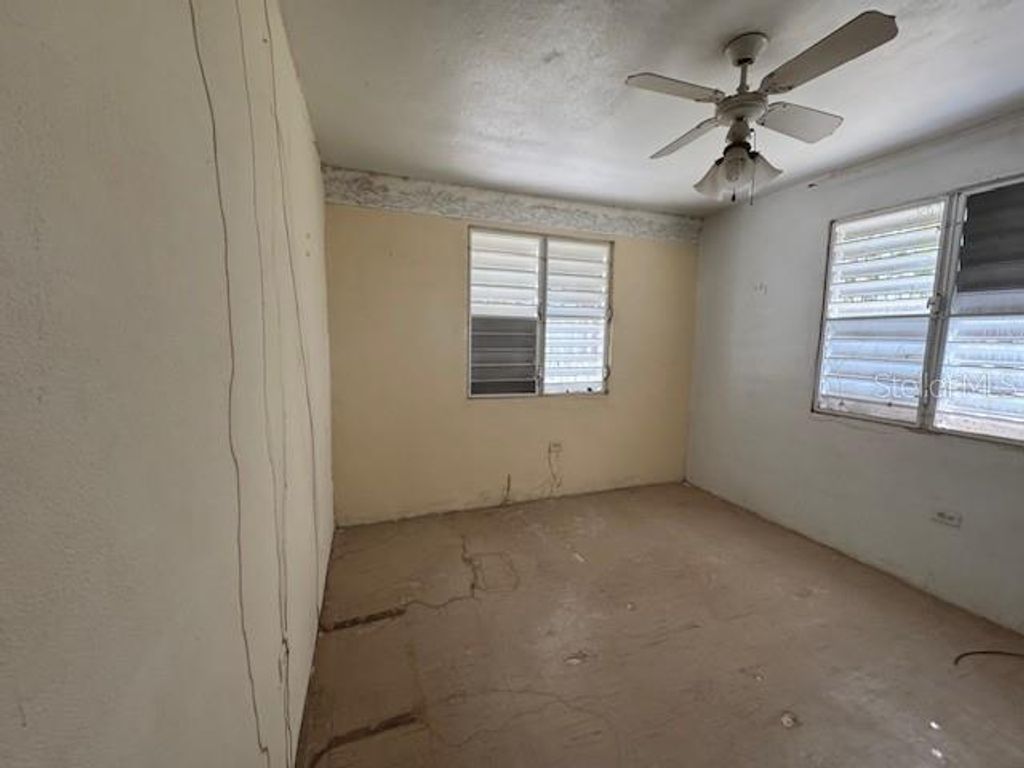 Image 19 of property listing at Calle 8 BO. PIEDRA AGUZA Casa 8, Juana Diaz, PR 00795