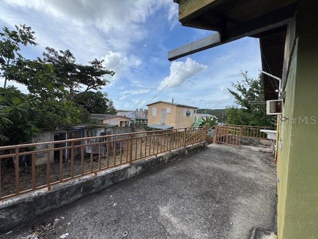 Image 22 of property listing at Calle 8 BO. PIEDRA AGUZA Casa 8, Juana Diaz, PR 00795
