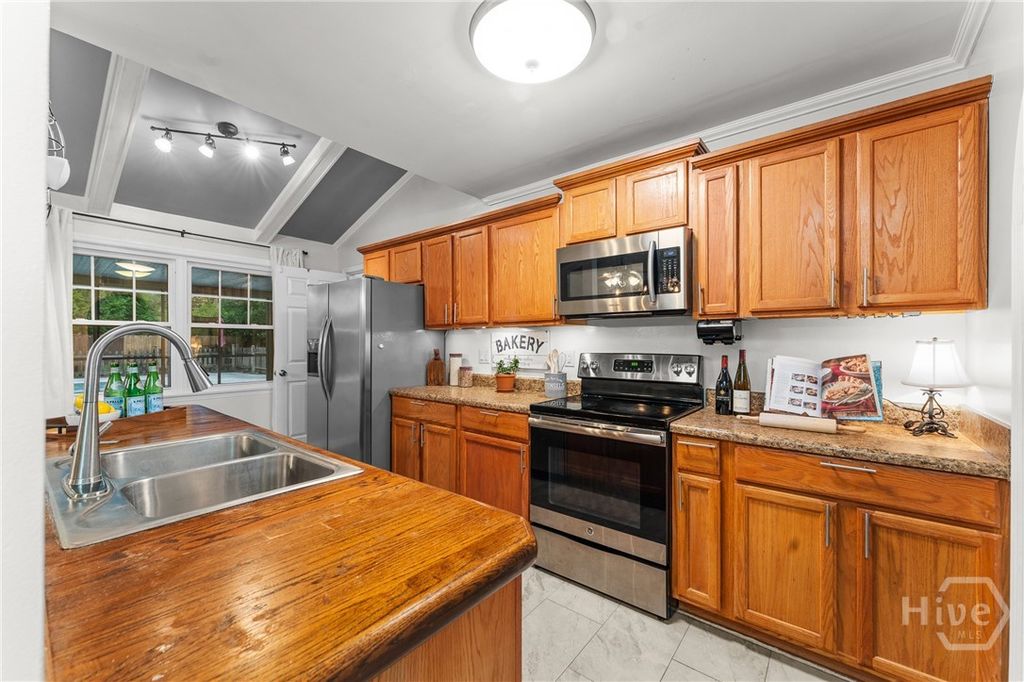 Image 16 of property listing at 212 Melrose Place, Rincon, GA 31326