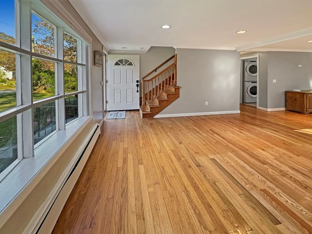 19 Center Drive, Ledyard, CT 06339