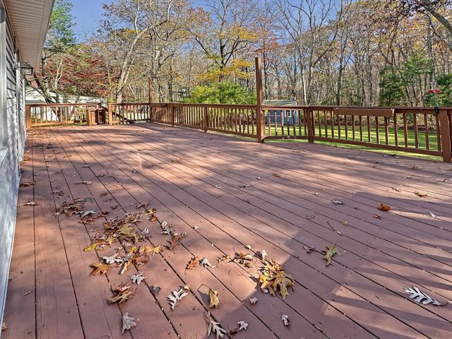 19 Center Drive, Ledyard, CT 06339