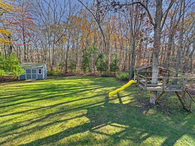 19 Center Drive, Ledyard, CT 06339