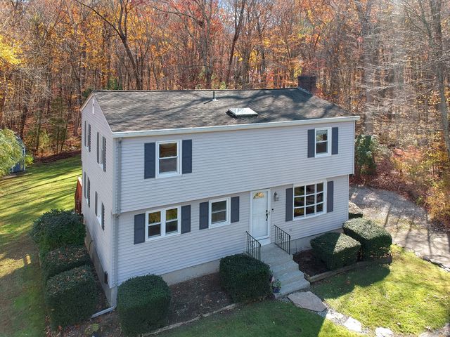 19 Center Drive, Ledyard, CT 06339