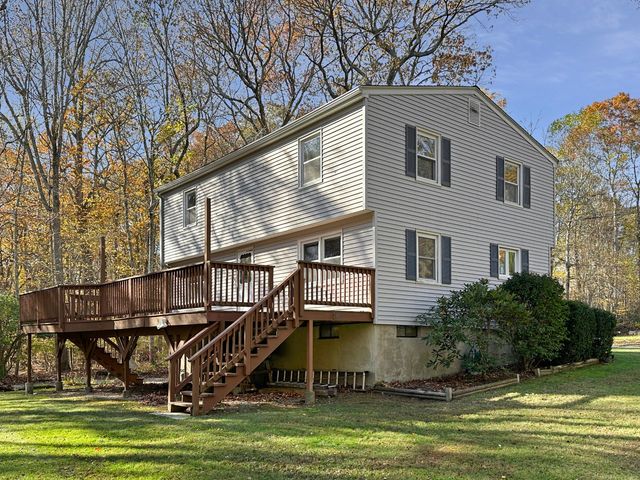 19 Center Drive, Ledyard, CT 06339