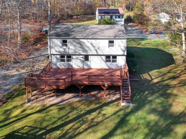 19 Center Drive, Ledyard, CT 06339