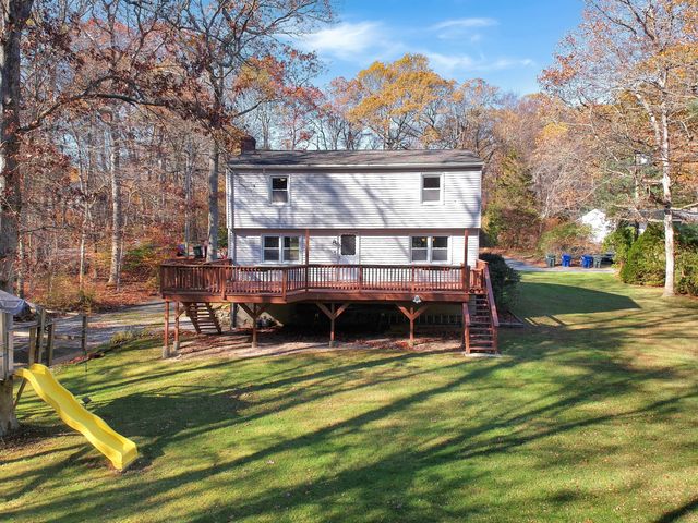 19 Center Drive, Ledyard, CT 06339