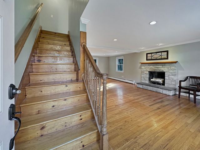 19 Center Drive, Ledyard, CT 06339