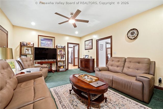 110 Southern Woods Drive, South Charleston, WV 25309