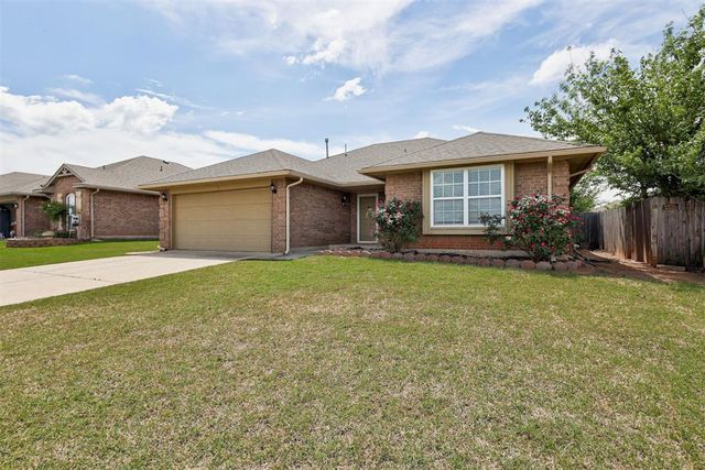 508 Manhattan Drive, Moore, OK 73160