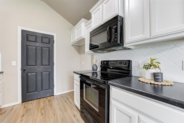 508 Manhattan Drive, Moore, OK 73160