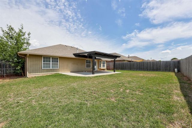 508 Manhattan Drive, Moore, OK 73160