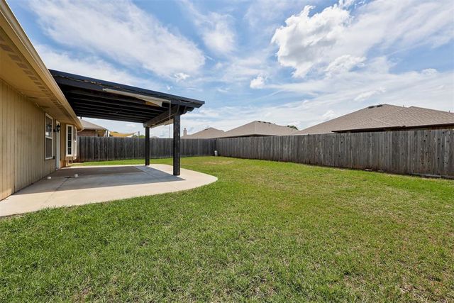 508 Manhattan Drive, Moore, OK 73160