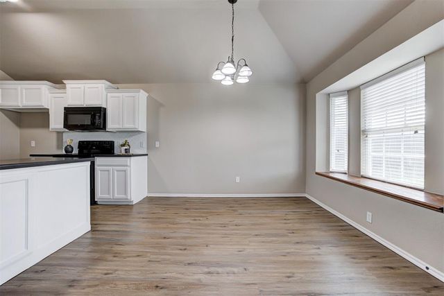 508 Manhattan Drive, Moore, OK 73160