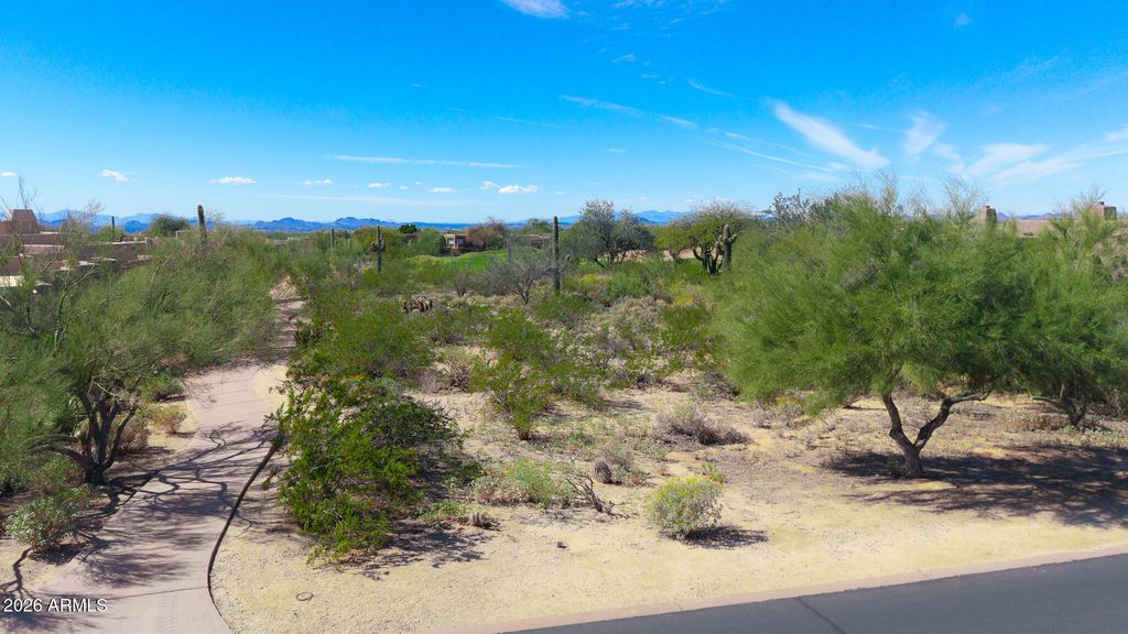 Image 8 of property listing at 10040 E HAPPY VALLEY Road 271, Scottsdale, AZ 85255