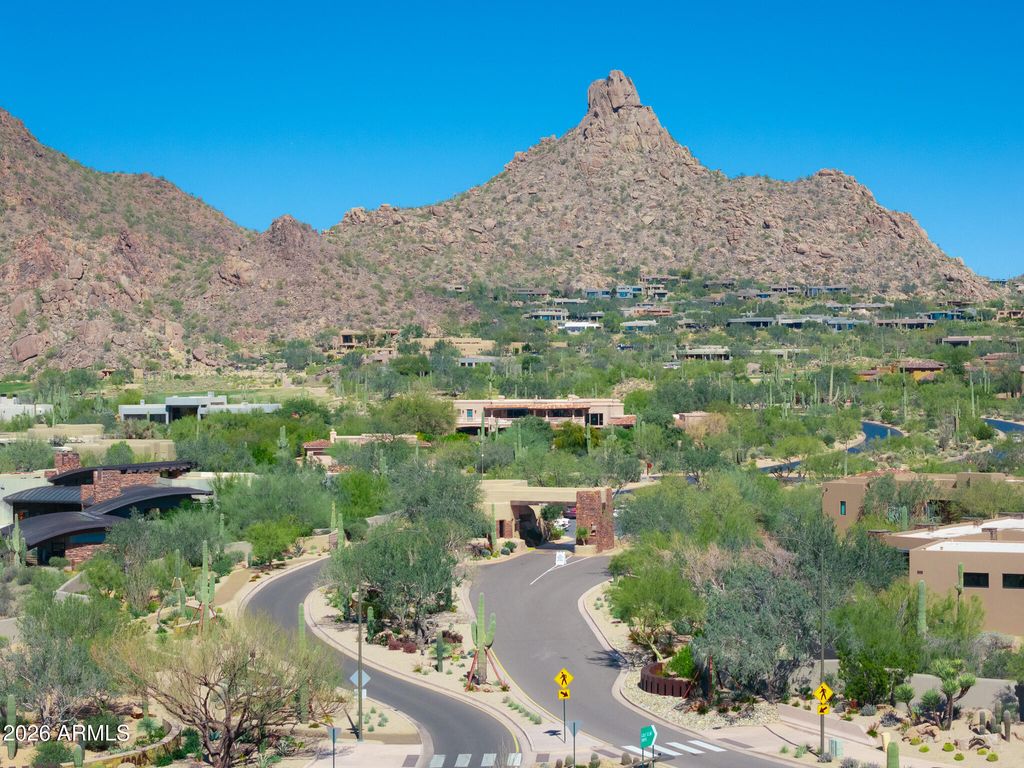 Image 9 of property listing at 10040 E HAPPY VALLEY Road 271, Scottsdale, AZ 85255