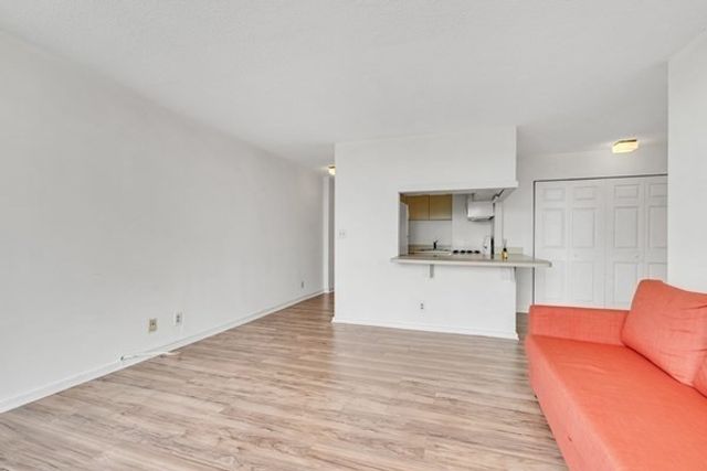 44 Washington St 1103, Brookline, MA 02445