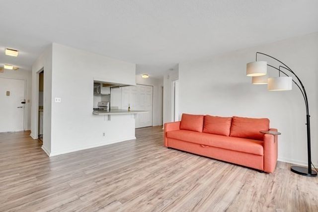 44 Washington St 1103, Brookline, MA 02445