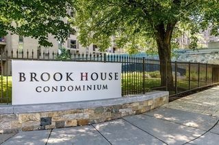 44 Washington St 1103, Brookline, MA 02445