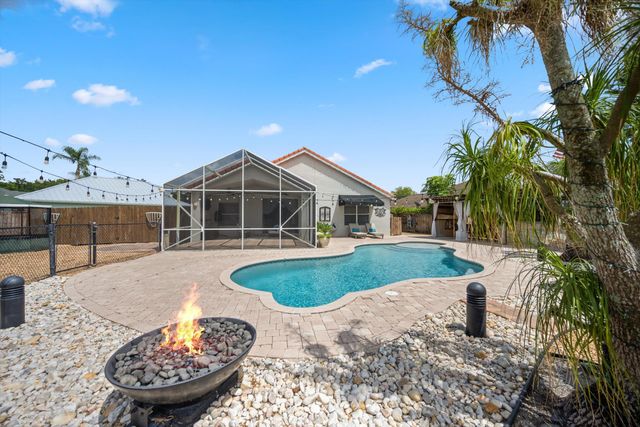 133 Nottingham Road, Royal Palm Beach, FL 33411