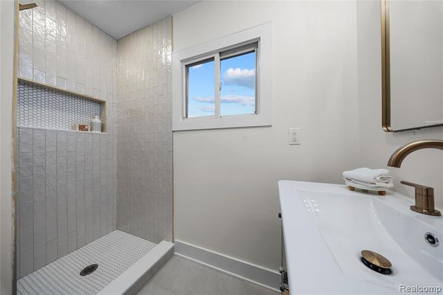 31202 Summer Lane, Fraser, MI 48026